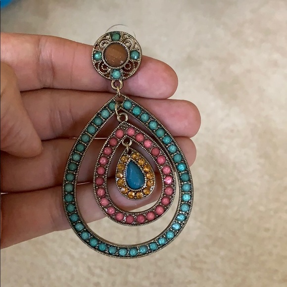 Statement earrings - Picture 2 of 3